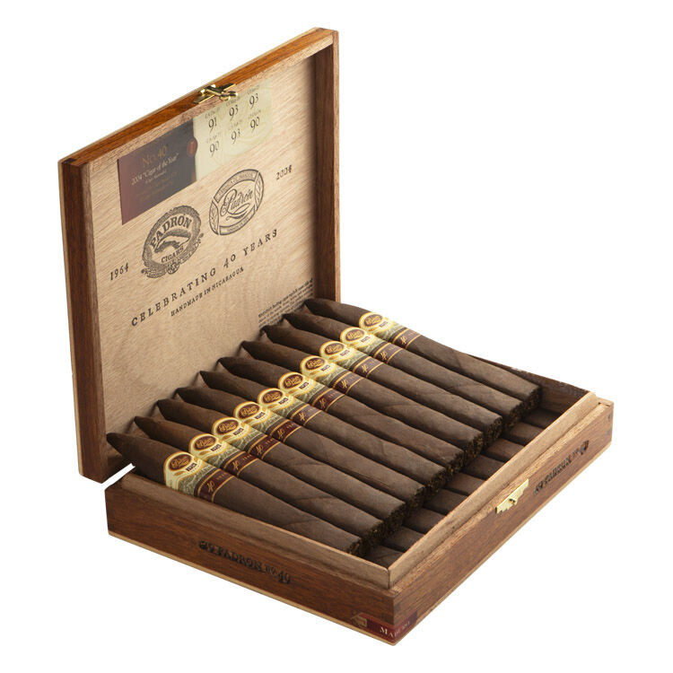View product media PD26403 40th Anniversary Maduro, , jrcigars 3