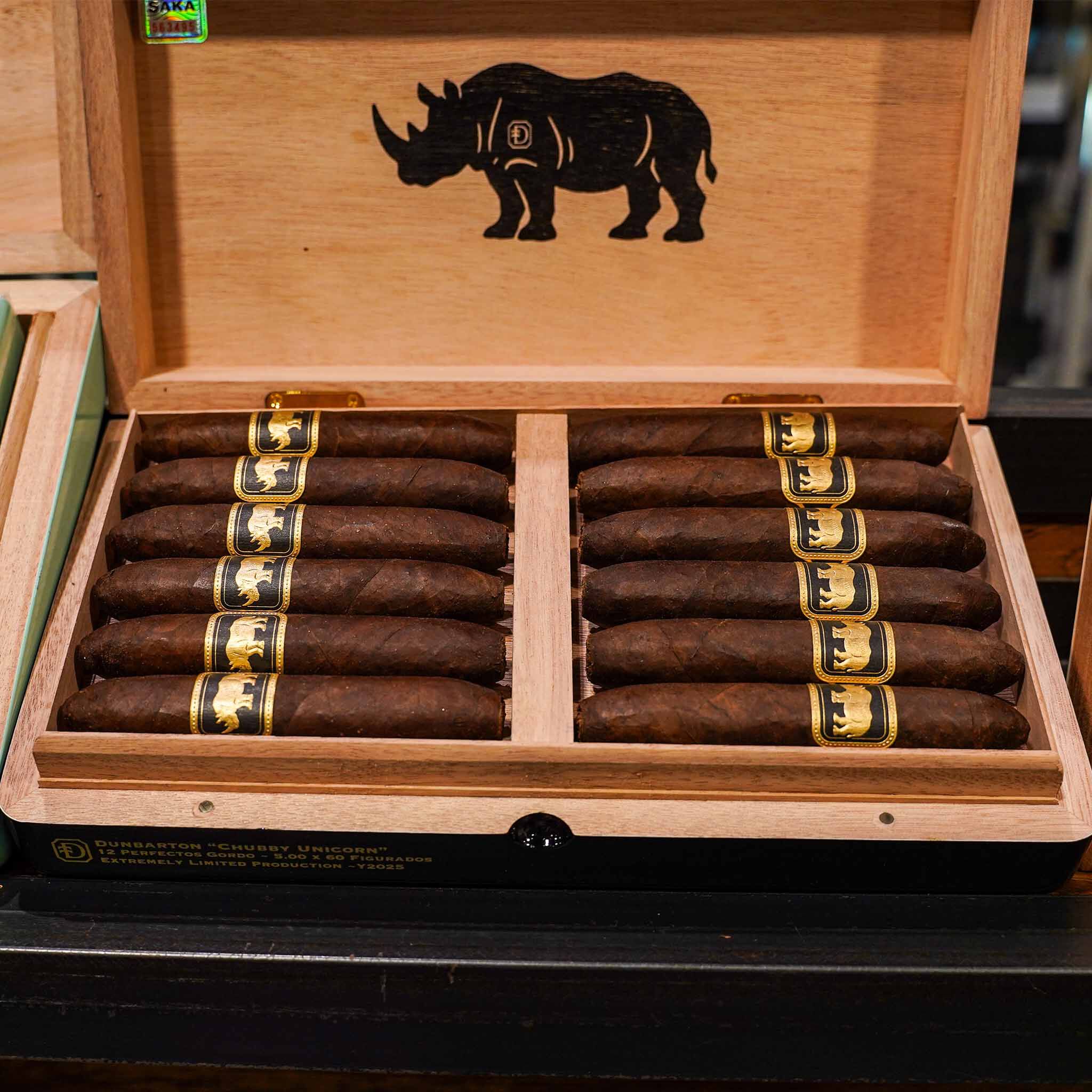 Dunbarton Tobacco & Trust Muestra de Saka Chubby Unicorn